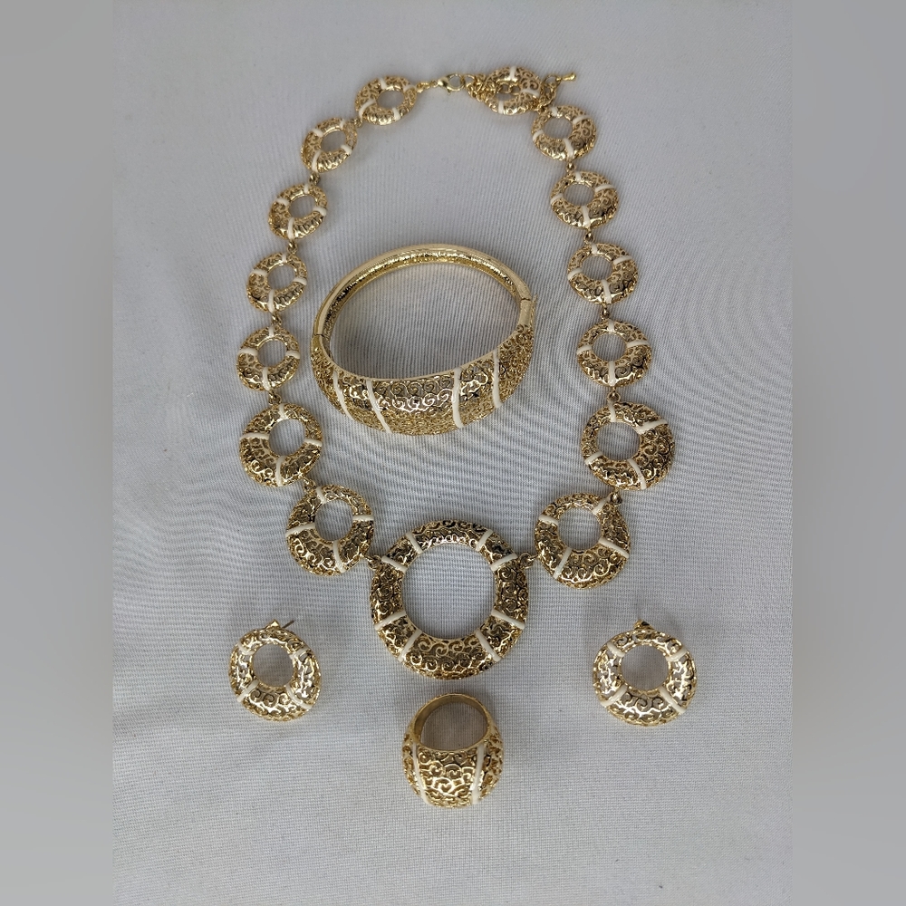 BEAUTIFUL AFRICAN JEWELRY SET. - Picture 4 of 6